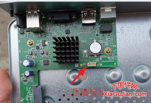 海康DS-7104N-F1/4P(C)卡在启动界面不能正常启动只显示海康LOGO